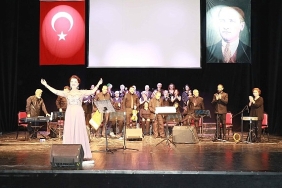 65-yas-ustu-korodan-nostalji-dolu-gece-CkWJXpIi.jpg