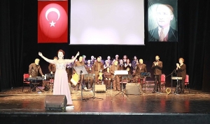 65-yas-ustu-korodan-nostalji-dolu-gece-CkWJXpIi.jpg
