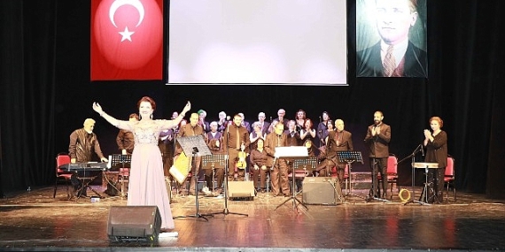 65 yaş üstü korodan nostalji dolu gece