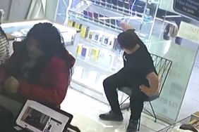 anne-ve-kizi-saticiyi-oyaladi-oglu-ve-kucuk-kizi-ise-telefonlari-caldi-7zEZkmks.jpg