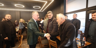 baskan-buyukakin-seymen-esnafiyla-bulustu-ZKXKiuzP.jpg