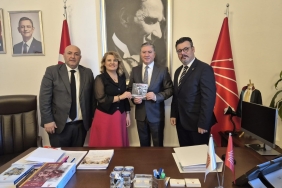 baskan-hurriyetten-bakan-ersoy-ve-milletvekillerine-gala-davetiyesi-jX2QELPO.jpg