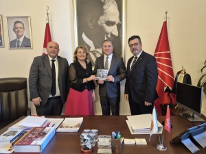 baskan-hurriyetten-bakan-ersoy-ve-milletvekillerine-gala-davetiyesi-jX2QELPO.jpg