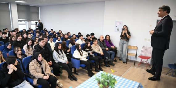 Başkan Kocaman Gençlerle Buluştu: “Geleceği̇ Bi̇rli̇kte Planlıyoruz”