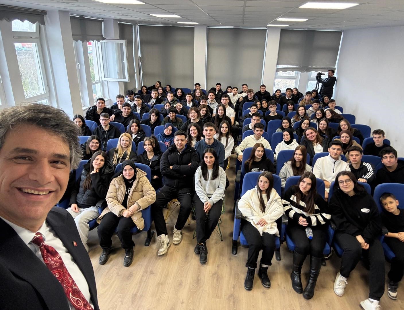 Başkan Kocaman Gençlerle Buluştu: "Geleceği̇ Bi̇rli̇kte Planlıyoruz"