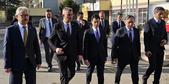 Başkan Sezer, Bakan Yardımcısı Macit ile Öğrencileri Ziyaret Etti