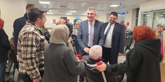 Başkan Sezer görevi başındaki personeli yalnız bırakmadı