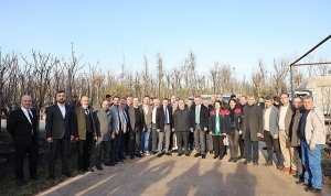belediye-baskani-tahir-buyukakindan-cagri-var-topraktan-kopmayin-GGAqMFl2.jpg