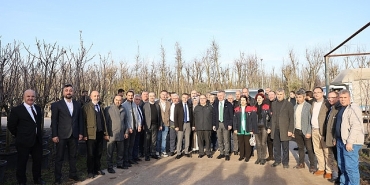 belediye-baskani-tahir-buyukakindan-cagri-var-topraktan-kopmayin-GGAqMFl2.jpg