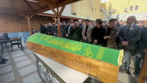 beyin-kanamasi-geciren-gazeteci-hayatini-kaybetti-4dUatLNI.jpg