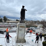 buyuksehir-ataturk-heykelinin-temizligini-yapti-2lsBUMAm.jpg