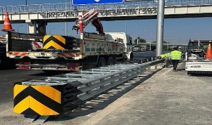 buyuksehirden-65-bin-metre-oto-korkuluk-FCvkzLmF.jpg