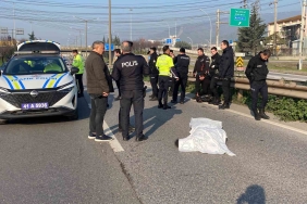 d-100de-bariyerlere-carpan-motosikletin-surucusu-hayatini-kaybetti-28OV8vGE.jpg
