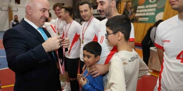 daricada-kurumlar-arasi-voleybol-turnuvasinda-oduller-sahiplerini-buldu-KVdezzkQ.jpg