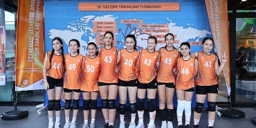 eczacibasi-spor-kulubu-gelecege-smac-18-gelisim-takimlari-turnuvasi-antalyada-basladi-WsY7EMuG.jpg