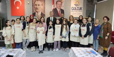 golcuklu-ogrenciler-karne-tatilini-sanatla-doldurdu-K8pVPtSx.jpg