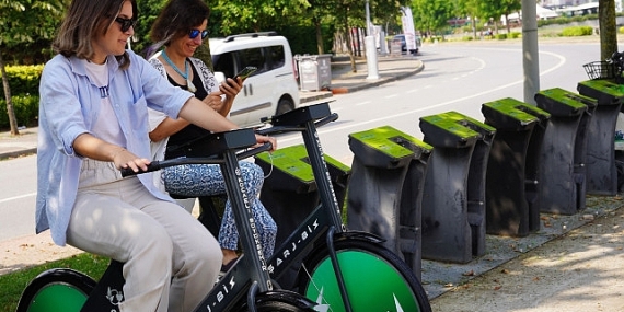 Hem bedenlerini hem telefonlarını şarj ettiler; 2024’te 109 bin 73 dakika pedal çevrildi