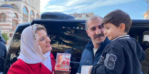 Hürriyet Cuma Namazı sonrası Körfezli vatandaşlarla buluştu