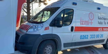 icinde-bebek-olan-ambulans-kaza-yapti-s4xwl9Hx.jpg