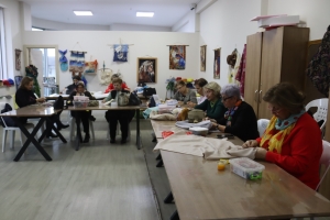 izmek-kurslari-izgimde-faaliyete-basladi-IEklAkhS.jpeg