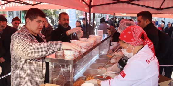 İzmit Belediyesi Darıca’da dayanışmayı sürdürüyor