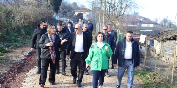 İzmit Belediyesi, Hakkaniye ve Terzibayırı Mahallesi’nde ihtiyaçları yerinde inceledi