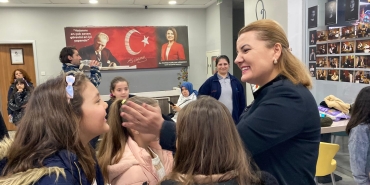 izmit-belediyesi-sanata-daha-fazla-yer-aciyor-EeBQM9cp.jpeg