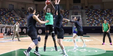 izmitin-kadin-basketbolculari-rotayi-nesibe-aydin-macina-cevirdi-TXMQXzfv.jpg