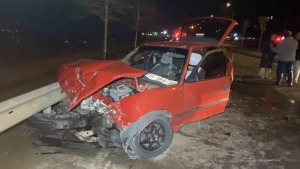 İzmi̇tte 3 Araçlı Zi̇nci̇rleme Trafi̇k Kazası: 4 Yaralı
