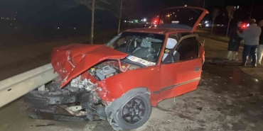 İzmi̇tte 3 Araçlı Zi̇nci̇rleme Trafi̇k Kazası: 4 Yaralı