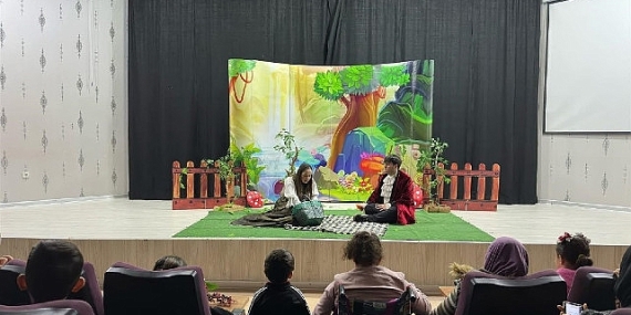 Kartepeli Çocuklar 2024’e Tiyatroyla Veda Etti