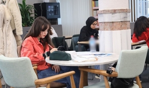 kocaeli-gencligi-zubeyde-hanim-kutuphanesini-cok-sevdi-kitabin-kalbi-zubeyde-hanimda-atiyor-hb2cvSi9.jpg