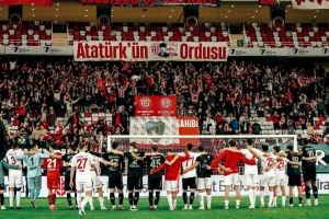 kocaelisporlu-taraftarlar-antalyaspora-kesilen-para-cezasina-ortak-oldu-4BfrHZjR.jpg