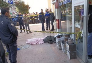 korkunc-cinayet-herkesin-gozu-onunde-oldurdu-c4Jdcyxw.jpg