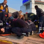 motosiklet-tirla-bariyer-arasina-sikisti-2-yarali-fFKhwPpP.jpg