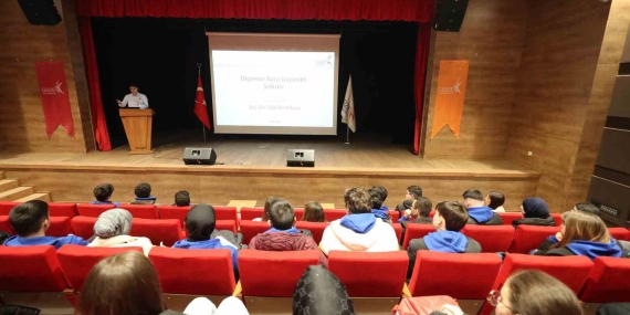 Öğrencilere depreme dayanıklı şehirler semineri verildi