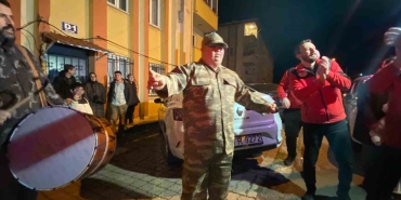 ozel-birey-alinin-asker-olma-hayali-gercek-oldu-kinasi-bile-yakildi-efad8s5f.jpg