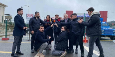 sirri-sureyya-onder-cok-spekulatif-tartismalar-oluyor-silah-kadar-zarar-veren-bir-dil-bu-74KaYwT3.jpg