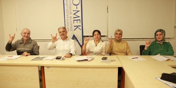 Tek işaret tek anlam için eğitim alıyor