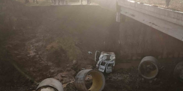 tuzlada-servis-minibusu-dere-yatagina-dustu-1-olu-14-yarali-jz9vhJhD.jpg