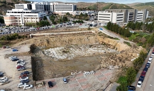 umuttepe-otopark-ve-cami-projesini-birakan-firmaya-ceza-eArh1cFk.jpg