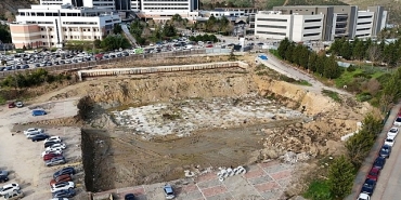umuttepe-otopark-ve-cami-projesini-birakan-firmaya-ceza-eArh1cFk.jpg