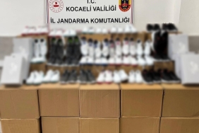 unlu-markalara-ait-sahte-giyim-ve-ayakkabi-ele-gecirildi-z6997cj9.jpg