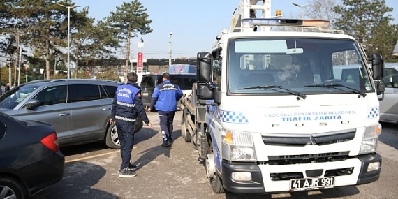 Zabıta, 2 bin 736 aracı çekti