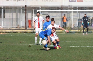 TFF 2. LİG: BELEDİYE DERİNCESPOR: 1 - VANSPOR FK: 4