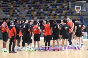 A MİLLİ KADIN BASKETBOL TAKIMI, İZLANDA MAÇINA MORALLİ HAZIRLANIYOR BAŞANTRENÖR EKREM MEMNUN: "AVRUPA ŞAMPİYONASI'NA HAZIRLIK OLARAK GÖRÜYORUZ" "İLK HEDEFİMİZ 6’DA 6 YAPARAK GRUBU TAMAMLAMAK" "BÜYÜK TURNUVA KAÇIRMAK İSTEMİYORUZ"