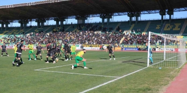 TRENDYOL 1. LİG: ŞANLIURFASPOR: 0 - KOCAELİSPOR: 0
