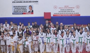 270-golcuk-belediyespor-taekwondo-sporcusu-kusak-atladi-jfabnVT3.jpg