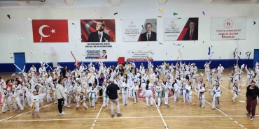 270-tekvando-sporcusu-kusak-atladi-DDY2Tekn.jpg