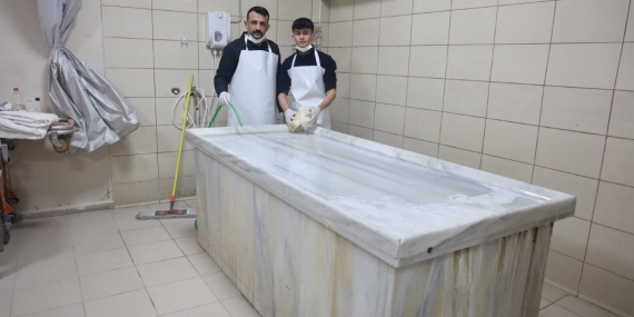 Depremin acı yükünü kaldıran gassallar yaşadıklarını anlattı